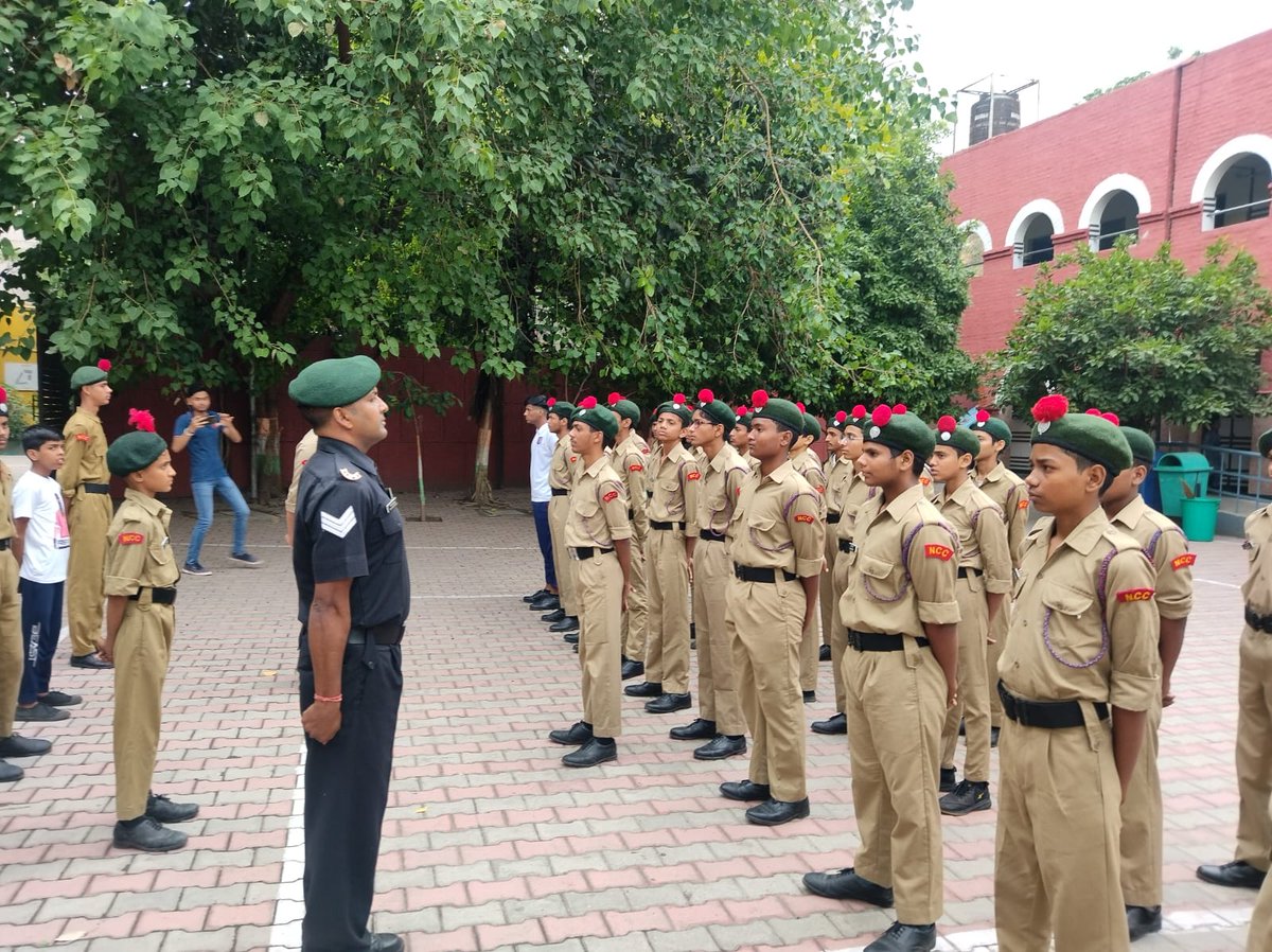#ncc #Training at school RSBV No1 Shakarpur Delhi 110092 with #IndianArmy #officer