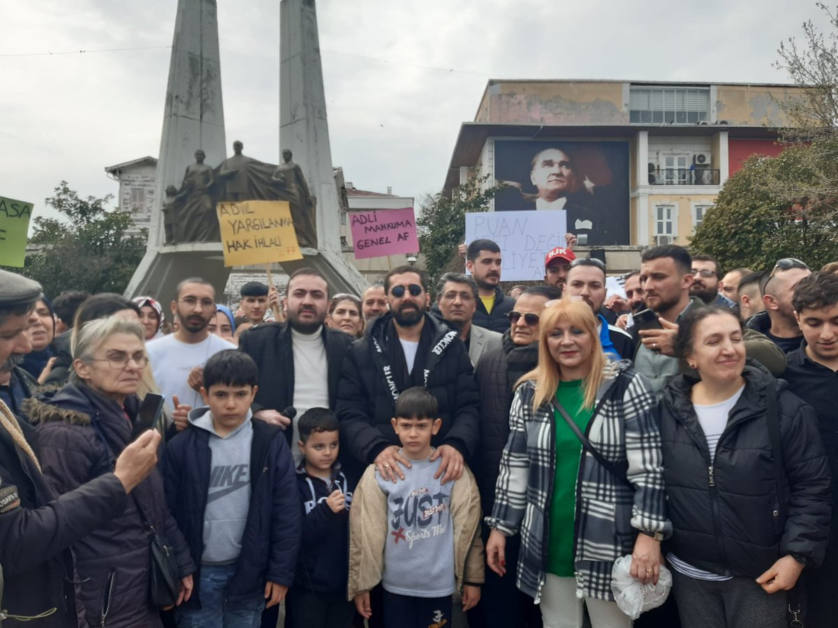 KAPALI CEZAEVİ MAHKUMLARI 

📌 AÇIKCEZAEVİ MAHKUMLARI

📌 İZİNLİ MAHKUMLAR

📌 DENETİMDE Kİ MAHKUMLAR

KISACASI "M A H K U M" AF BEKLİYOR. Mahkumun Umudu Kılıçdaroğlu <a href="/kilicdarogluk/">Kemal Kılıçdaroğlu</a> <a href="/herkesicinCHP/">CHP 🇹🇷</a>