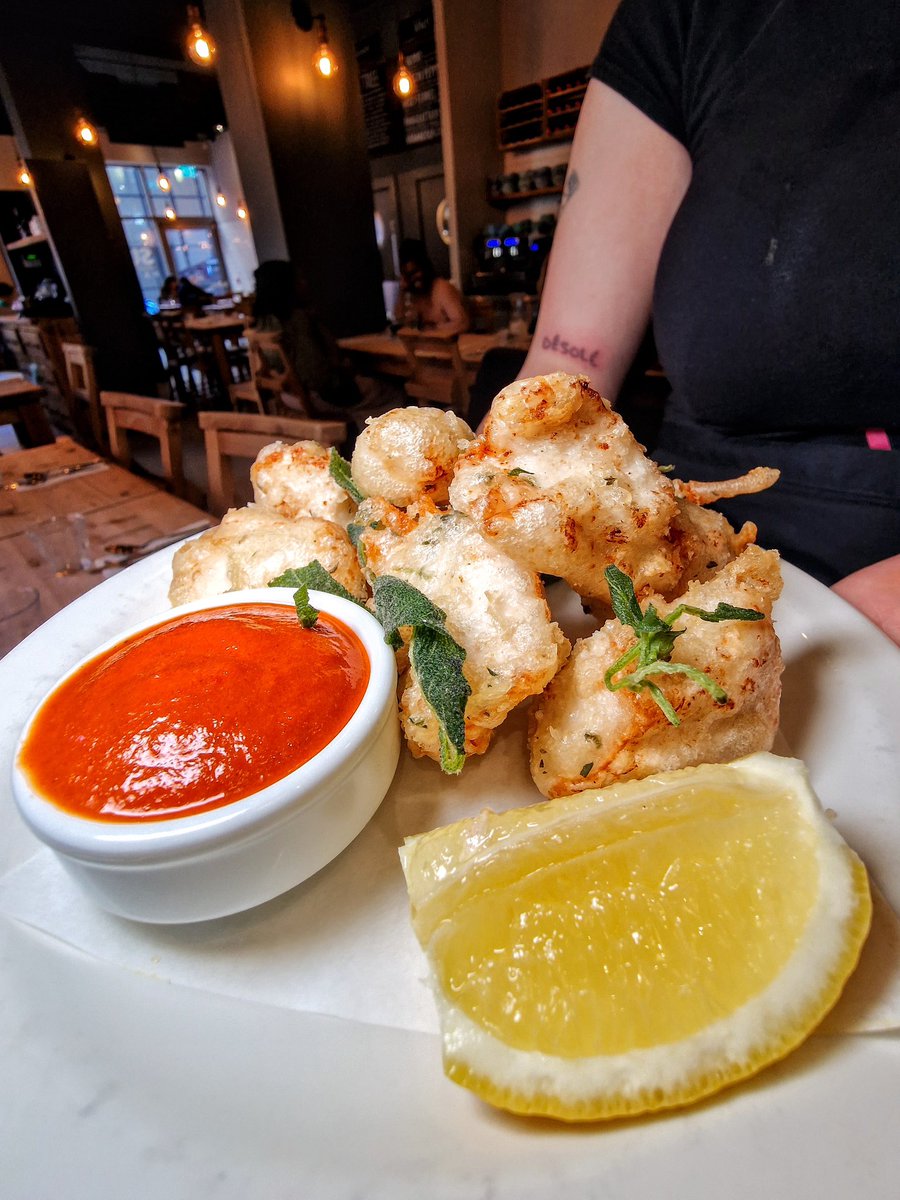 letsrigatoni's tweet image. Fried chicken &apos;bocconcini&apos;, spiced salsa rossa, crispy sage! 🔥

#springmenu 
#forzasud