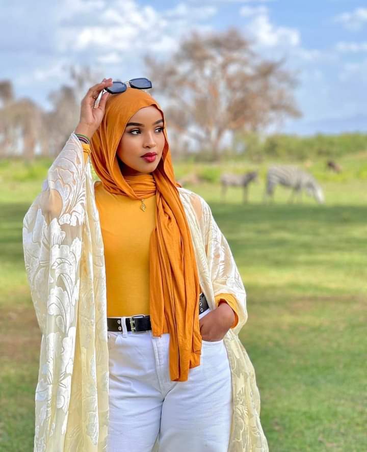 eventschamp_'s tweet photo. #eChamps: @Ikran_Omar_ is a young Muslim woman who has successfully forged a career as a model in #Kenya wearing the hijab. Ikran Omar believes all women should be allowed to express themselves still being in the lines of their principles, religion or culture. https://t.co/cRoI0W0P6g