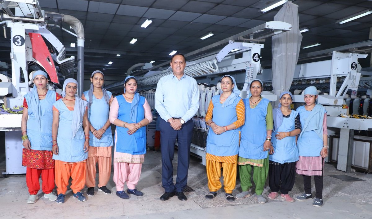 balkris72044700's tweet photo. Happy #WorldLabourDay Today, we celebrate the hardworking movers &amp; shakers who keep our world turning, day in &amp; day out. Let's give a shoutout to all who have contributed to our societies' progress &amp; better future for all. let's build a world that values &amp; respects every worker. https://t.co/zNCGcuMLXX