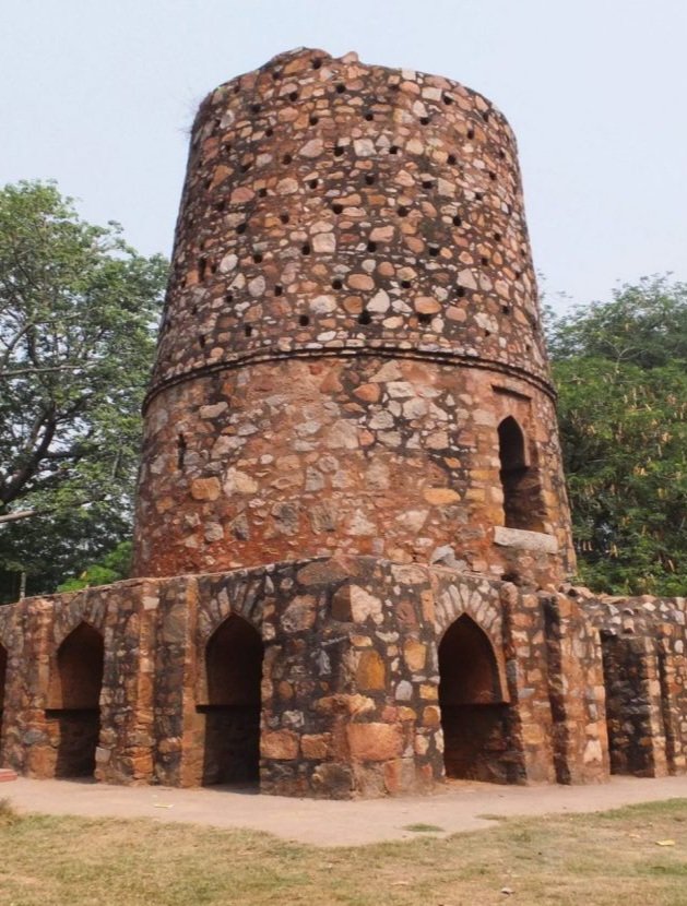Incognito_qfs's tweet photo. This is Chor Minar built by Alauddin Khilji in 13th century in Delhi.

It has 225 holes which were used to keep the severed heads of Kafirs to terrorise people.

But Marxist historians like Romila Thapar will tell you that these holes were used as nest by parrots & pigeons as Janab Alauddin Khilji was a renowned environmentalist of his time.