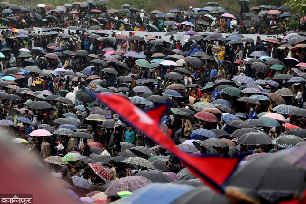 gyanu_gm11's tweet photo. This is what an overwhelming passion for cricket looks like! 
At times, it's hard to believe how much love we receive from #NepalCricket fans. I would like to thank each and every one of you who stood there at the ground to support us despite the tough weather.👏🇳🇵🙏 https://t.co/LEtGppZc0s