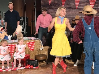 Pat_Boone's tweet photo. Some behind-the-scenes pics of my new "Grits" music video!
#raystevensmusic #larrygatlinandthegatlinbrothers #lorriemorgan #deborahallen #deanmiller #jimmynichols #tonyaginnetti #frankmyers #grits #dmctunes1 #johnguess #chrisashburn #paulleim #chrisleuzinger #jonathanrichter https://t.co/8wvVsM8GkV