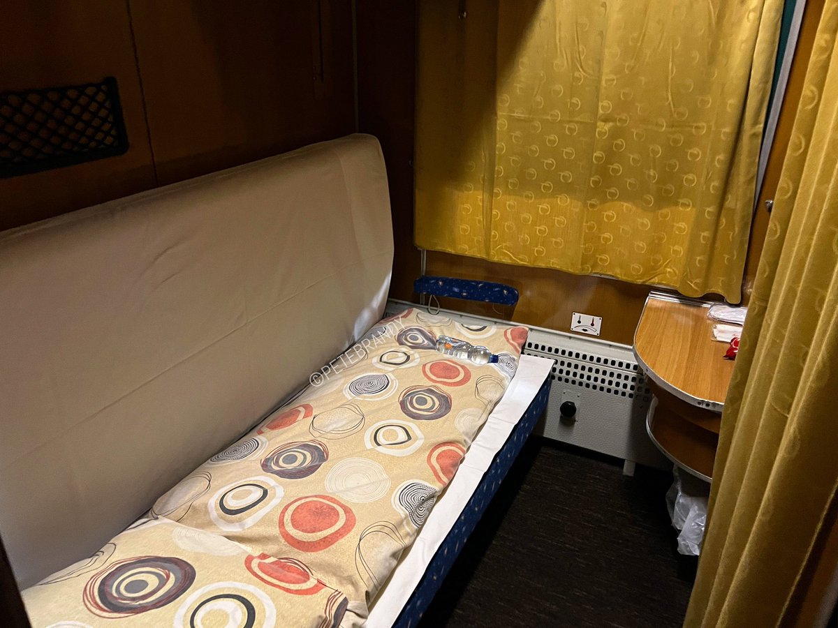 petebrandy's tweet photo. ZSSK night train R614 “Zemplín” from Humenné to Bratislava. My new YT video: https://t.co/MlXDA43fWd https://t.co/Uh9njNKTih