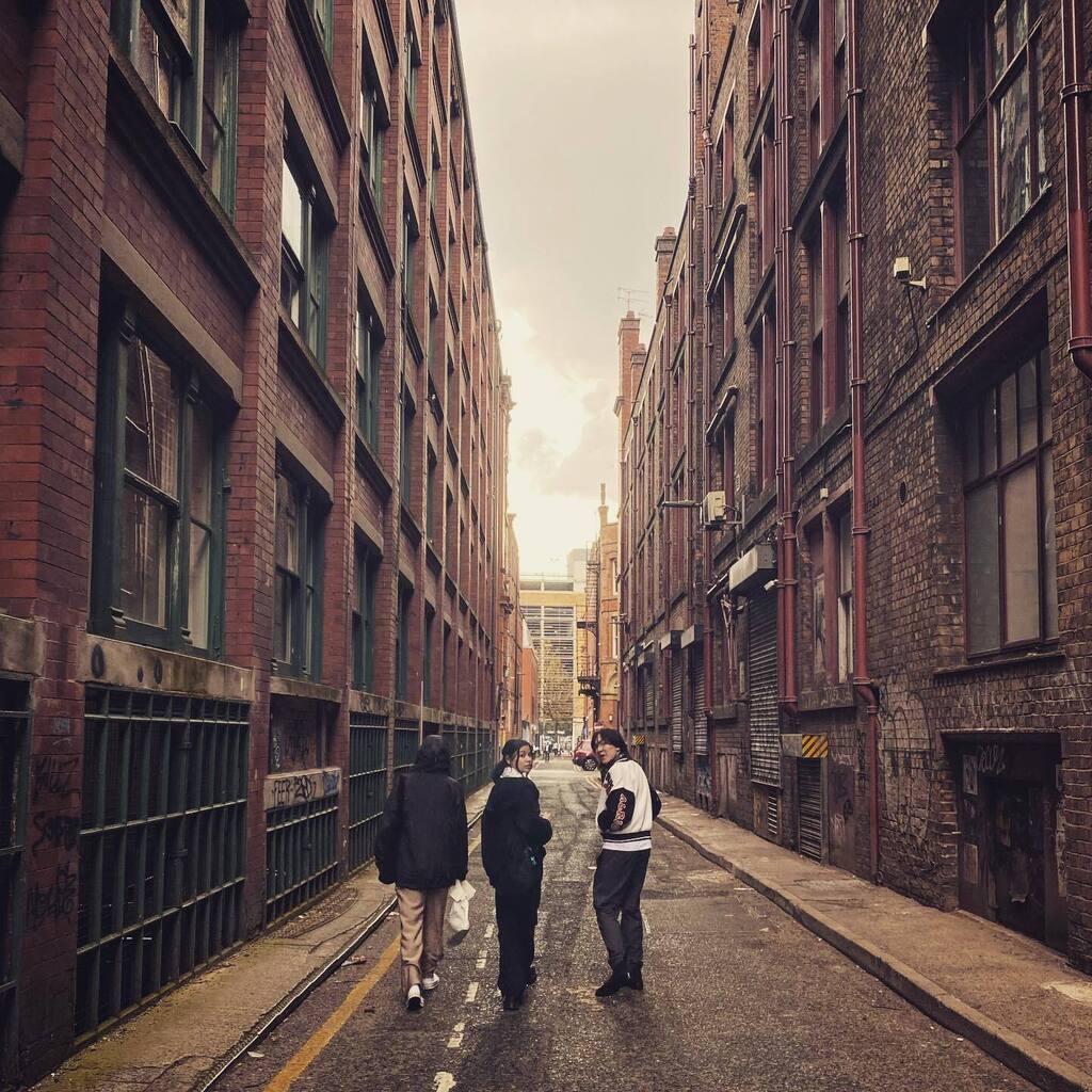 Manchester 🐝 instagr.am/p/CrsiYusI4D3/
