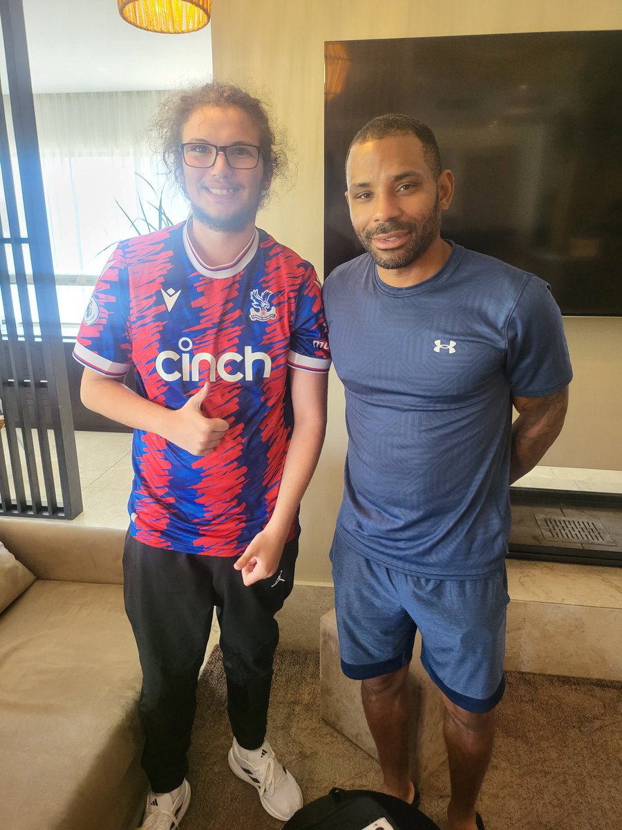 Mazchatsball's tweet photo. We had the pleasure of interviewing #jasonpuncheon, former #cpfc captain and #paphosfc and #anorthosis player. Great guy! Interview coming soon.

#football #cyprus #paphos #aphroditehills #culture https://t.co/FIS03sQg1e