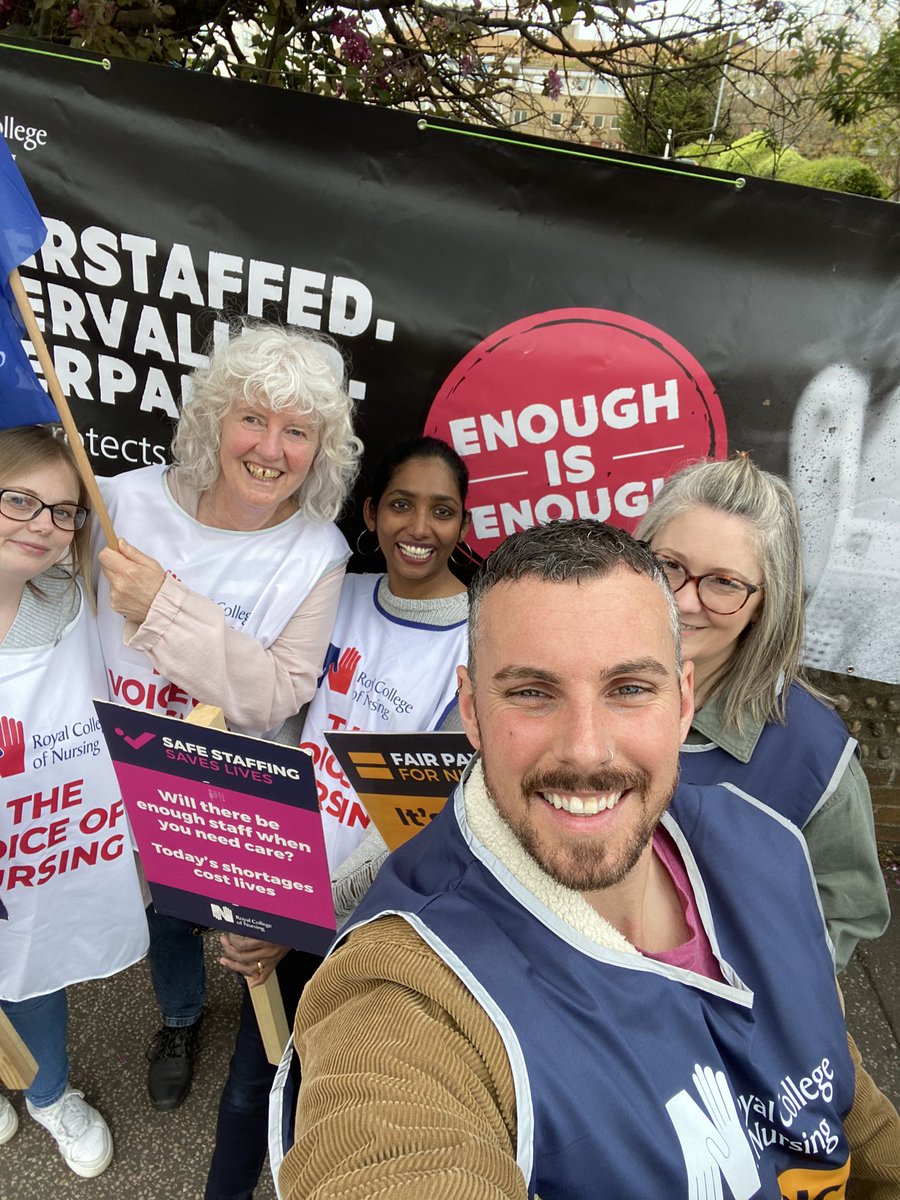 Live from the picket line in worthing

RT if you support fair pay for nurses

@theRCN 
#nursestrike 
#EnoughlsEnough