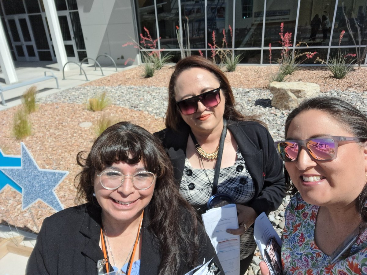 Happy Principal Appreciation Day to our beautiful Principal Ms. Darlene Hernandez!! "We love you and there's nothing you can do about it!" 💕<a href="/Hilley_ES/">Darlene Hernandez</a> <a href="/counselor_HDHES/">Carmen Bebon</a> @ssaucedo_HDHES @EAEstrada_HDHES <a href="/rmorales_HDHES/">Roselyn Morales</a> <a href="/nsalcido_hdhes/">Norma</a> <a href="/RRios_HDHES/">Rachael Rios</a> <a href="/GEscajeda_HDHES/">Gracie Escajeda</a> <a href="/Mgonzalez_HDHES/">Marlen gonzalez</a>