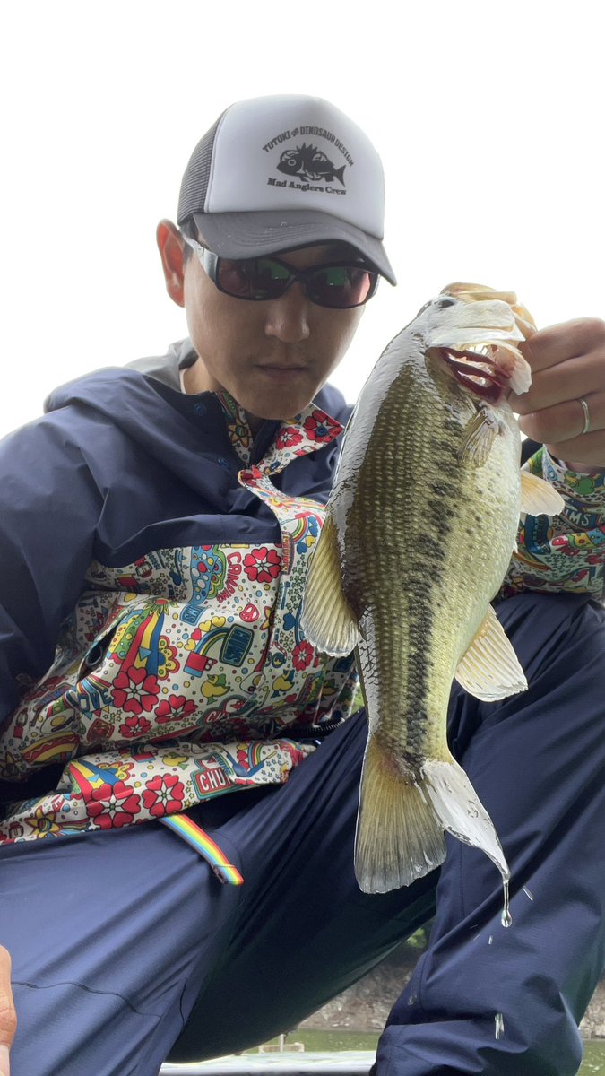 macky_fishing's tweet photo. 昨日の津久井湖！
 #フォロースティック のダウンショットで。
キャップは「魚々輝×DINOSAUR」🦖
魚々輝にまだ在庫あるので、まだの方はぜひ✨ https://t.co/lSsatdtLuF