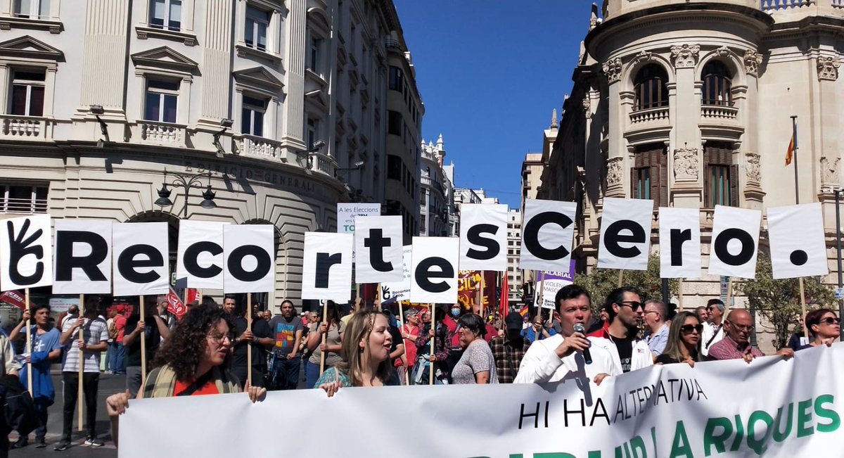 Joanen Cunyat (@leonbacall) on Twitter photo Impresionante #1deMayo con <a href="/Recortes0Val/">Recortes Cero a la Comunitat Valenciana 👌🏽</a>
Hemos estado para decir que la inflación es un atraco de bancos y monopolios y que hay alternativa para las Elecciones del 28M:
#RedistribuirLaRiqueza Impresionante #1deMayo con <a href="/Recortes0Val/">Recortes Cero a la Comunitat Valenciana 👌🏽</a>
Hemos estado para decir que la inflación es un atraco de bancos y monopolios y que hay alternativa para las Elecciones del 28M:
#RedistribuirLaRiqueza