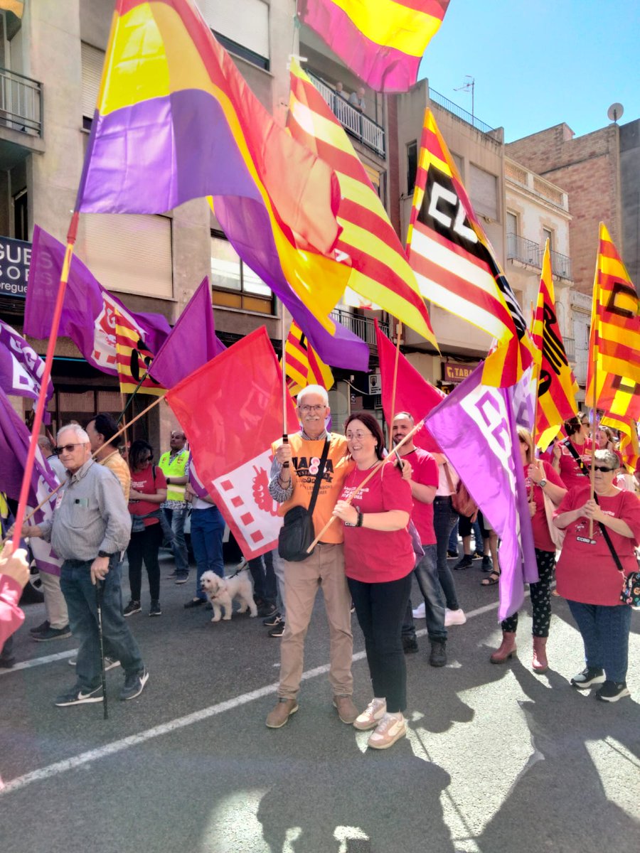 Marc_educacio's tweet photo. A Tortosa unes 300 persones ens manifestem a #1deMaig CCOO sempre al davant de la lluita sindical i lluitant per una societat igualitària i millor #salarisperviure @CCOOTarragona @ccoocatalunya https://t.co/AnJuZEYYY6