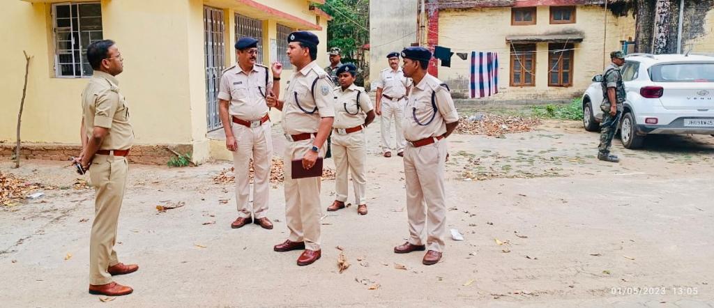 गुमला SP ने कोर्ट परिसर सुरक्षा का किया निरीक्षण Gumla SP inspected court premises security