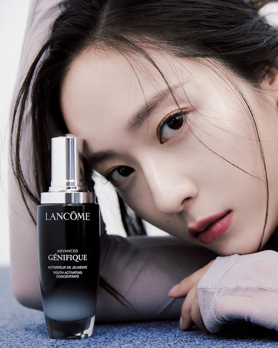 yojuici's tweet photo. RT @krystclass: #Krystal for Lancôme's Genifique serum

cr. Elle Korea
🔗 https://t.co/ebNdle6p7M

#KrystalxLancome #크리스탈 #정수정 https://t.co/GUtwUItTQ3