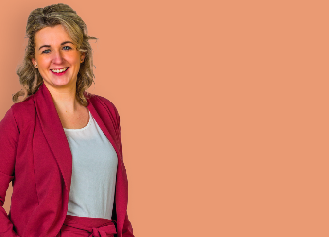 In dit interview lees je het verhaal van Naomi Stoffer. Ze trok haar stoute schoenen, zei haar baan als verpleegkundige op en ging werken aan de overname van haar vaders banketbakkerij Banketbakkerij Stoffer. 🥧 delft.business/naomi-aan-het-… #delftbusiness #ondernemen #delft