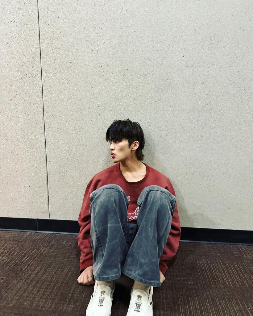 In this corridor photoshoot, I did exactly what you have to do sometimes—let loose and have a little fun.