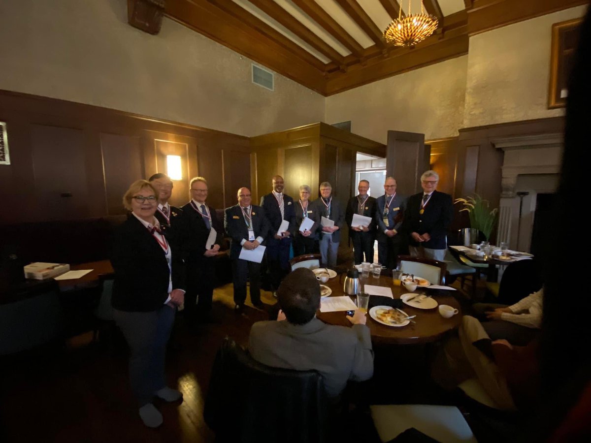FauchardAcademy's tweet photo. What a busy weekend. Welcome to our new PFA Fellows from Oklahoma, Minnesota, and Pennsylvania!
#AmerDentalAssn #OklaDentalAssoc #padentalassn #MNDentalAssn https://t.co/MQaD0VnO0A