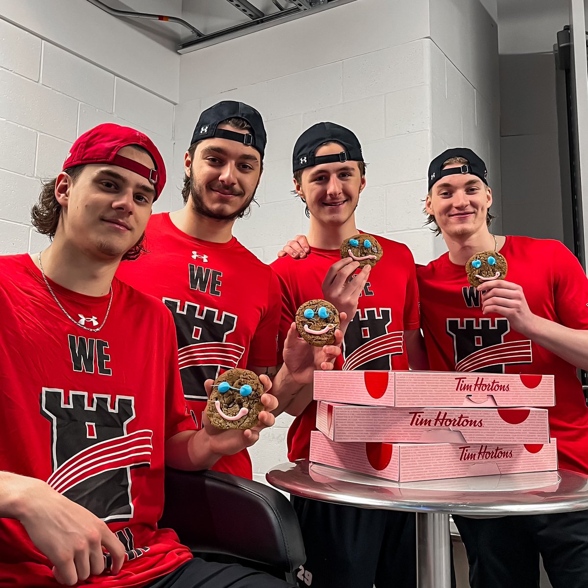 C’est le grand retour du biscuit sourire dans les restaurants Tim Hortons 🍪😊

La totalité des recettes des ventes sera versée à plus de 600 organismes caritatifs et communautaires!

#DeQuébecPourQuébec
