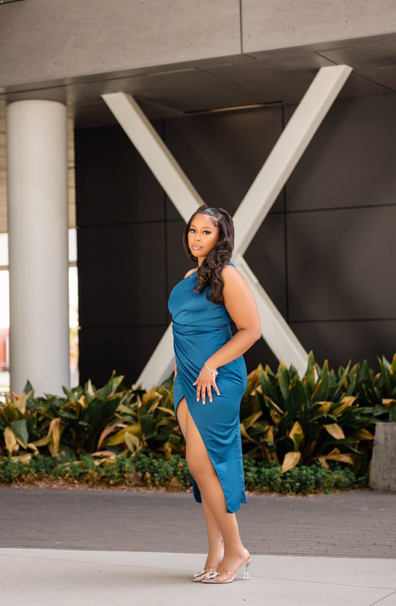 kennsimones's tweet photo. I graduate in 12 days, but who's counting  🫣👩🏾‍🎓 #HBCUGrad #ncat https://t.co/zuXhtASwSb