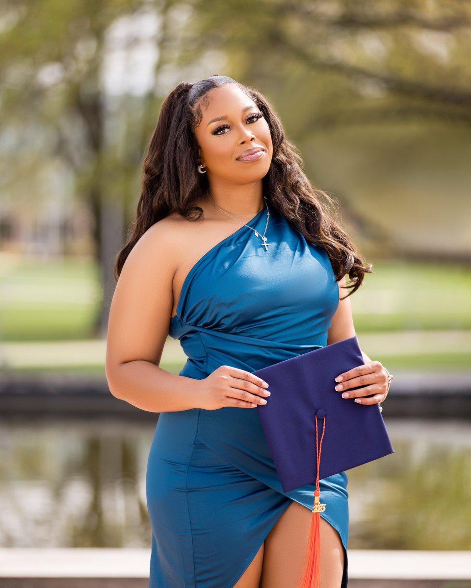 kennsimones's tweet photo. I graduate in 12 days, but who's counting  🫣👩🏾‍🎓 #HBCUGrad #ncat https://t.co/zuXhtASwSb