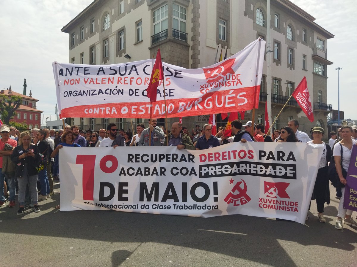 EUcoruna's tweet photo. #1deMaio por un salario digno!
#AgoraMesmo na manifestación da #Coruña defendendo os dereitos da clase obreira!
#PorCoruña https://t.co/3jWkMA6kVP