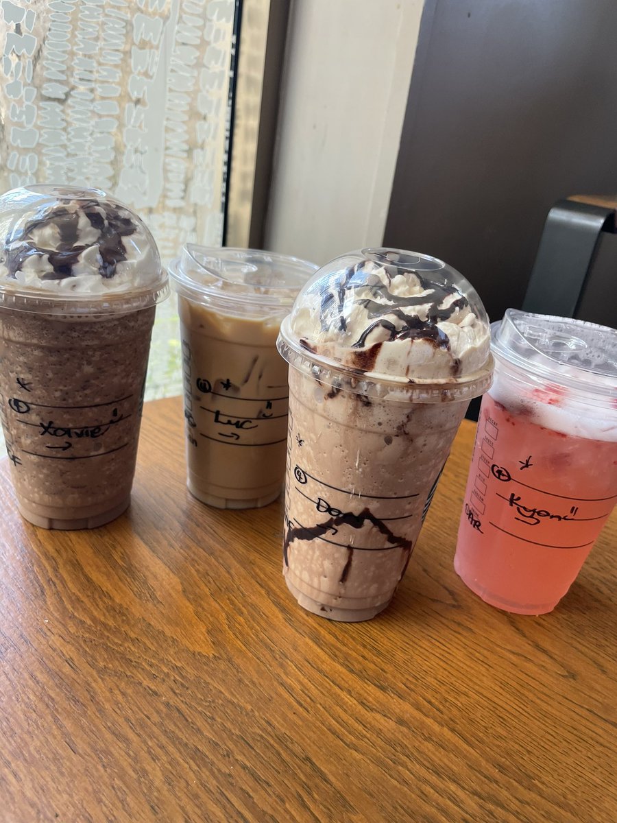 HemlockFFXIV's tweet photo. Padre de familia is home for a bit! Hemlocks’ bonding time! 🥳🤩 Happy Labor Day! https://t.co/jUlDym8bRs