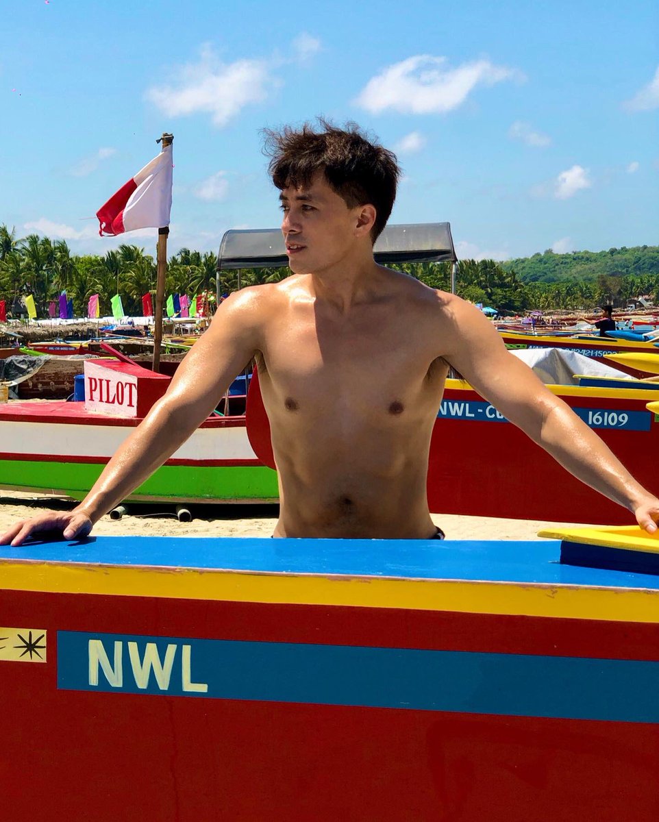 LanceRaymundo's tweet photo. Getting ready for the Fluvial Parade 🚢🌅

📸 @TheAmateur84689 https://t.co/4sP9oCwoRL