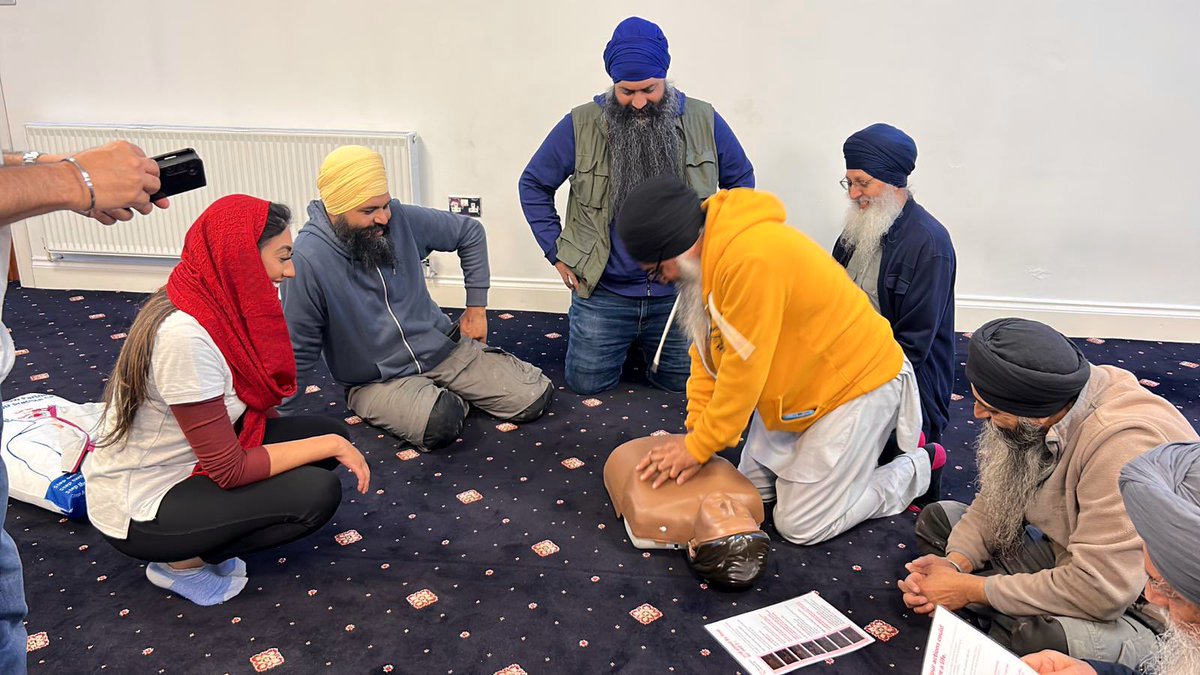 NinaJaspal's tweet photo. A Sunday well spent with the @NursesSikh team at Sri Guru Singh Sabha Gurdwara in Derby yesterday teaching the importance of CPR and cardiovascular health education, great engagement from the Sangat and a brilliant job to all those involved 🙏🏾 #Waheguru #TeamBSN #LearnCPR https://t.co/vI49TvG2Vu