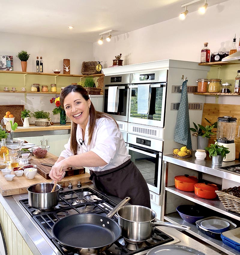 MaireMTD's tweet image. Cook like a pro!
#catherinefulvio #cookerycoursesonline #culinaryknowledge #procertificatecookerycourse #cookerycoursecertification #BallyknockenHouse
#farmandcookeryschool #ireland #foodies #foodlovers #highlyrecommend #food 
catherinefulvio.com/online-certifi…