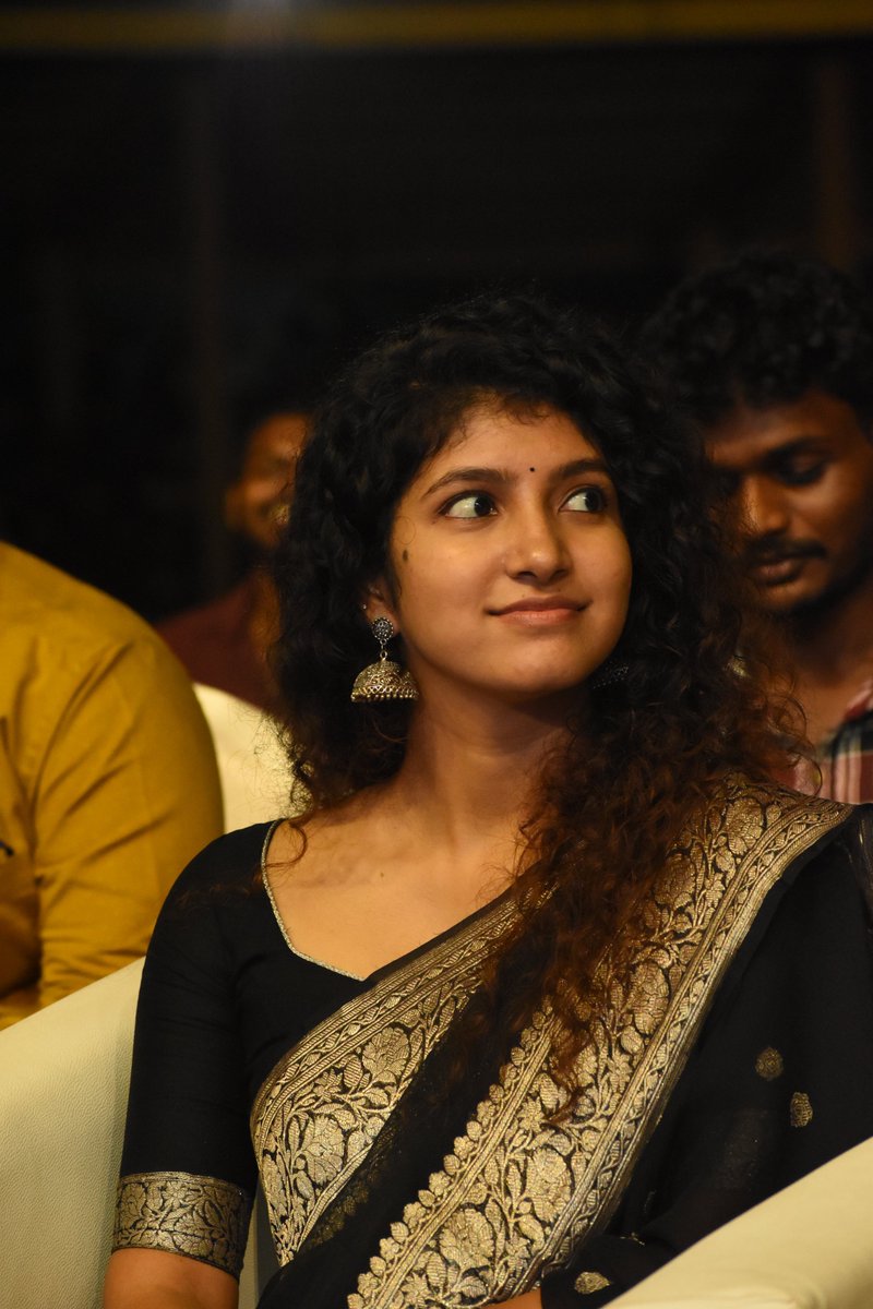 kollywoodnow's tweet photo. It's a 🌤NEW DAY, So does a☕️deep-down DISCUSSION💬✨about #TheSNORINGFilm🥴💤
🎭Faces of CONTENTED🌿📒Film - #GOODNIGHT🛌🌜cherished #Techofes🏟🎏cultural events @ #AnnaUniversity🎓🏫, #Chennai.
#GoodnightfromMay12💡🍨
@Manikabali87 @RaghunathMeetha @proyuvraaj @sakthivelan_b https://t.co/YncFN0BKdQ