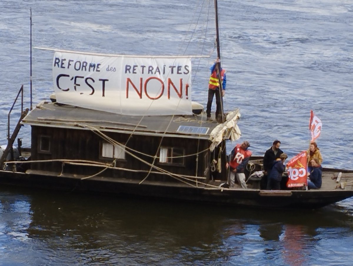 Manifestation du 1er mai à Saumur 👇
<a href="/SCECFDTCVDL/">SCE CFDT CVDL</a> 
#ReformeDesRetraites