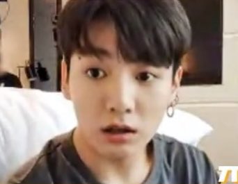 AllLove_kookoo's tweet photo. อุนแม่ไปทำงานแล้วเปิดกล้องดูว่าน้องจองกุกอยู่บ้านซนมั้ย https://t.co/2snmwLKqgt