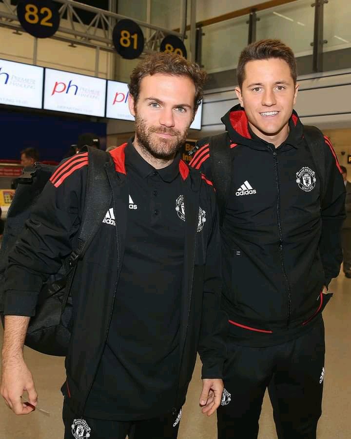 Itwas1878's tweet photo. @ManUtd @juanmata8 @ManUtdInPidgin 
Midfield maestros 🔝🔴🔴🔴 https://t.co/SaIYIX4arD