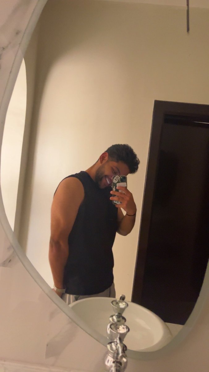farisxfat's tweet photo. جاني فلاش باك قبل ٦ سنين لييته ماطلع 🤣🤣🤣
 #رابطة_المتكممين https://t.co/5WH0EJva7R
