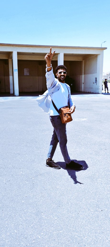 Bloly8's tweet photo. خلصت الحكايه 🤍🤫 https://t.co/JkgxSjLO2Q