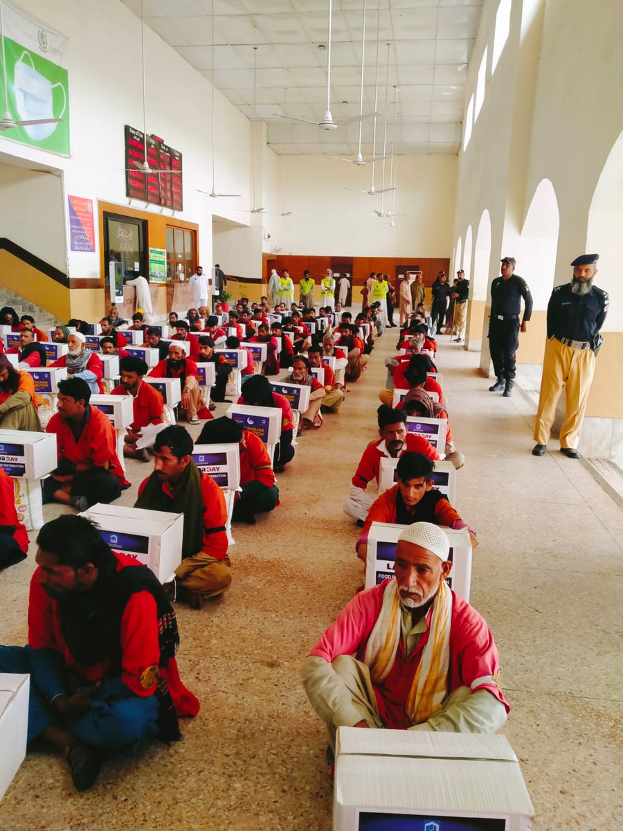 AlKhidmat foundation organized the distribution of ration boxes &amp; cash assistance for coolies at Rwp railway station in collab with <a href="/pakrail_rwp/">Pakistan Railways Rawalpindi Division</a> on International Labour Day. Administration of Rly &amp; AlKhidmat foundation were in attendance to acknowledge the service of coolies.
