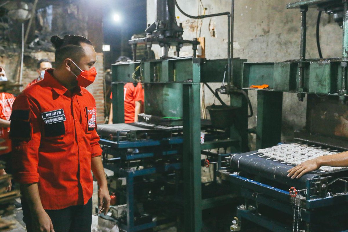 kalicode97's tweet image. Mari tekun menjaga solidaritas, bersama PSI Bantu UMKM