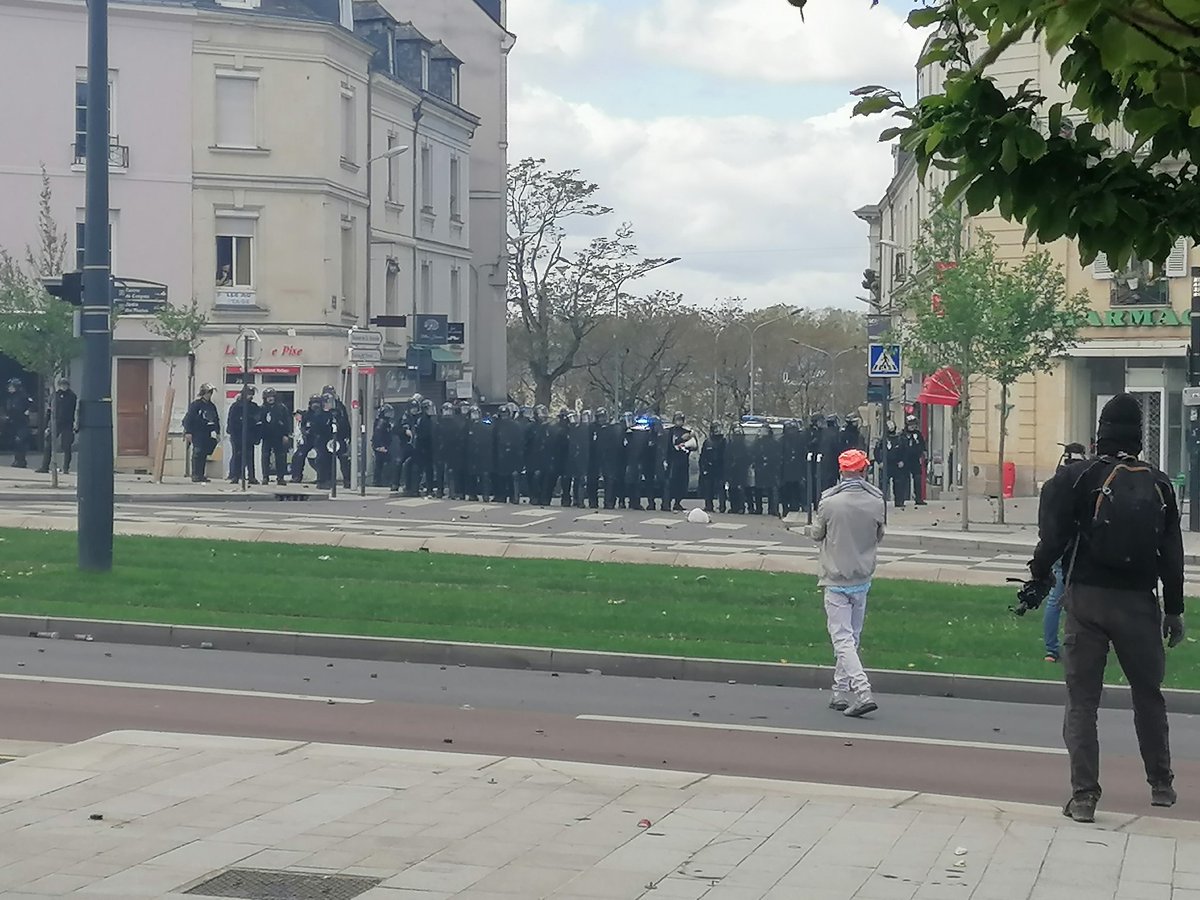 DutayRaphael's tweet photo. #Angers #1erMai https://t.co/9Eq6zIyXnv