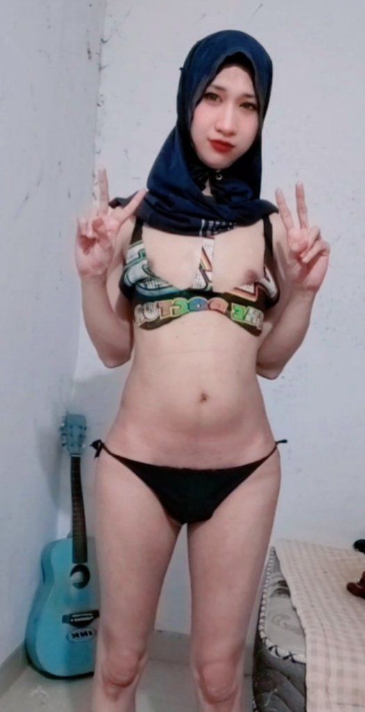 YohanaDiina09's tweet photo. Narsis day 😜
#cdermuslimah #cderindonesia 
#cdercantik #cdermungil
#crossdressingmakeup #Femboy 
#waria #shemaleindonesian
#cewekberkontol #crotttttttaahhhhh https://t.co/Kfd0nA0Jnv