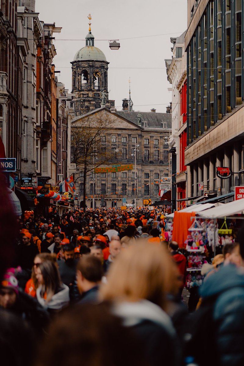 r__tudor's tweet photo. Hopefully it's not too late for #GM!
Here's a few snaps from the King's day celebration in #Amsterdam.

#streetphotography #amsterdam #kingsday #koningsdag #visitNetherlands #sonyAlpha #Zeiss #ZeissBatis85 #VisitNL #NFTCommunity #NFTArtist https://t.co/oKNQrieN34