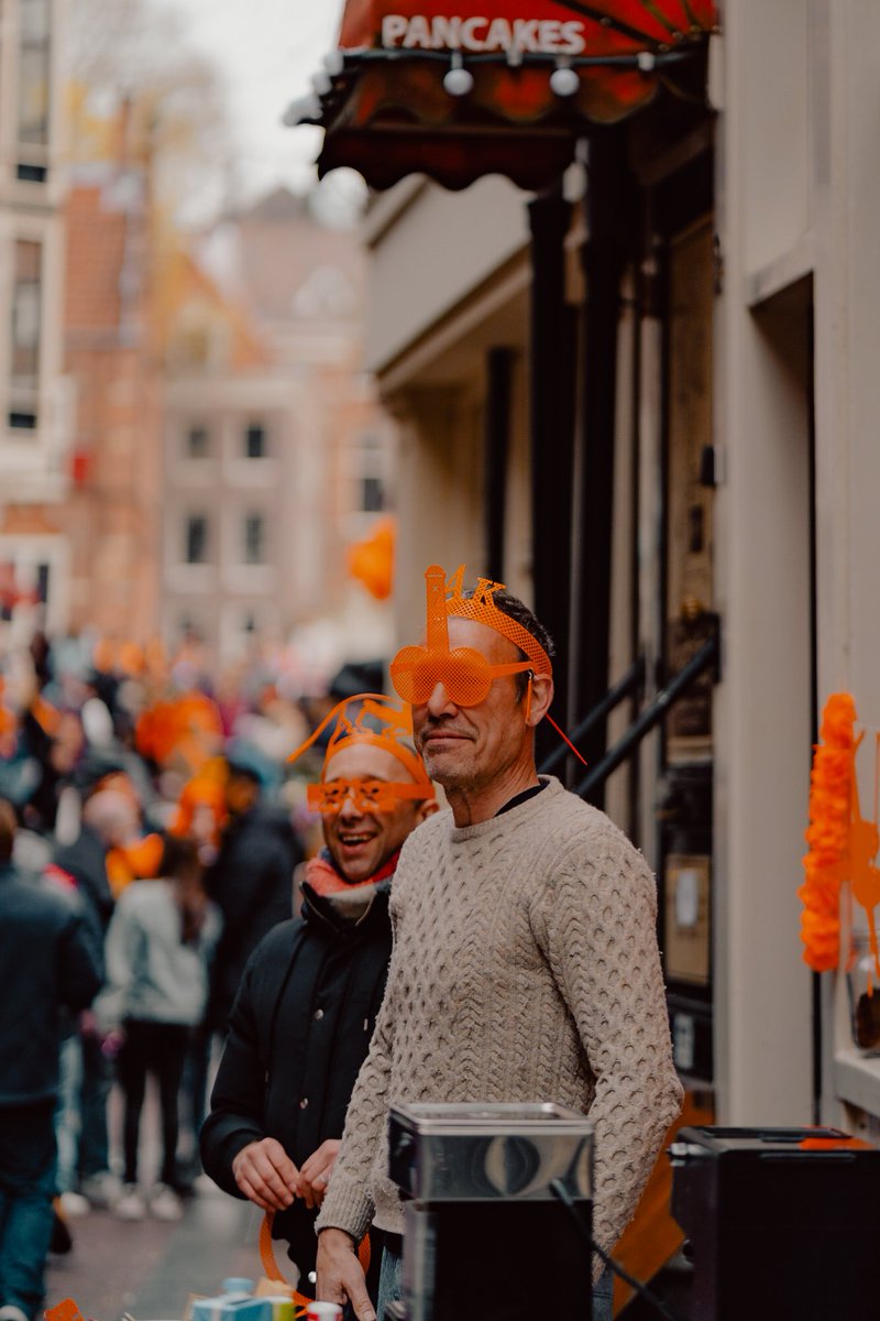 r__tudor's tweet photo. Hopefully it's not too late for #GM!
Here's a few snaps from the King's day celebration in #Amsterdam.

#streetphotography #amsterdam #kingsday #koningsdag #visitNetherlands #sonyAlpha #Zeiss #ZeissBatis85 #VisitNL #NFTCommunity #NFTArtist https://t.co/oKNQrieN34