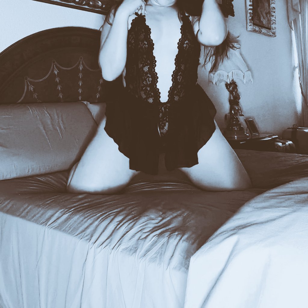vella0919's tweet photo. @mshellraven Jugamos a hacer realidad nuestros deseos 🤤🔥😈 https://t.co/qLghQK5bj0