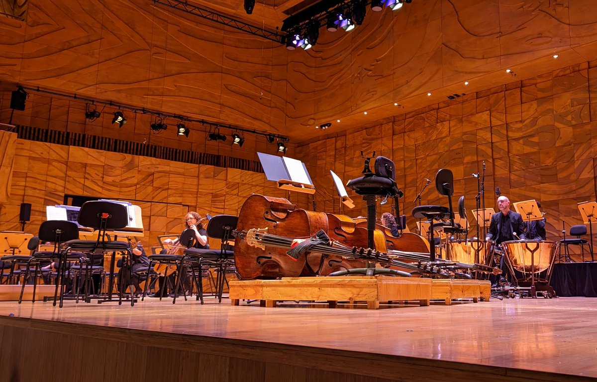 haiiro99's tweet photo. @melbournesymphonyorchestra and some amazing @lifeatanam musicians decoding Elgar's Cello Concerto. https://t.co/KWESS3gOd2