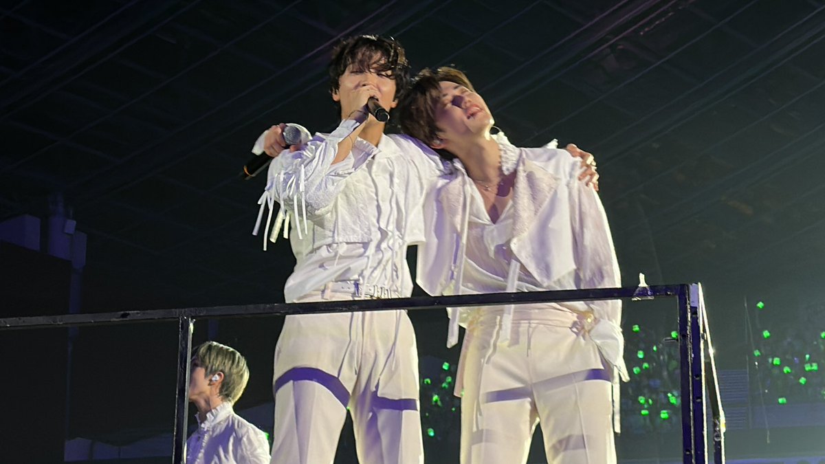 augustIune's tweet photo. im crying i love them so much my favorite AB line my NAHYUCK my everything https://t.co/xLiavfMWK0
