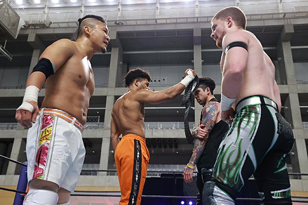 Jet2Flyy's tweet image. Your IWGP Jr Heavyweight Champs.
Get used to it!🛸✈️
#Jetsetters