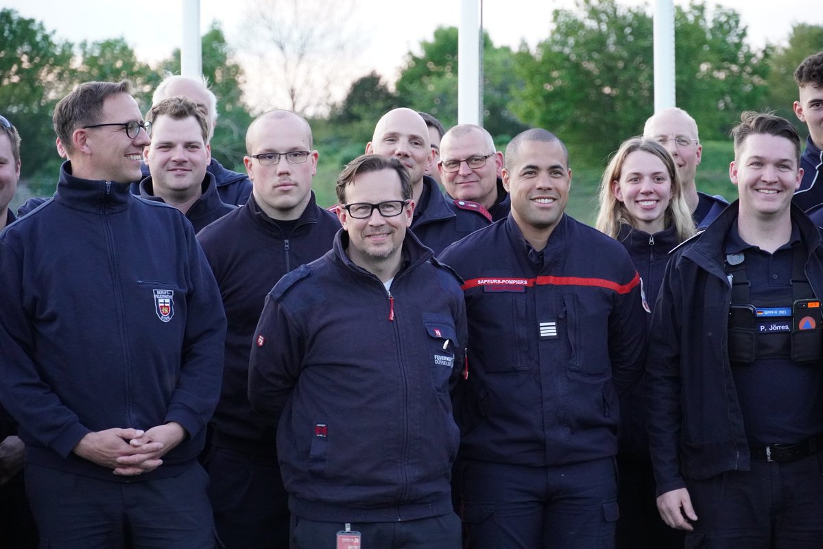 AdrienPonin's tweet image. Merci à vous pour nos échanges, bonne route💪
Gute Sendung an die ganze deutsche Kolonne!🇨🇵🇩🇪🇪🇺 
#SDIS41 #MCPU