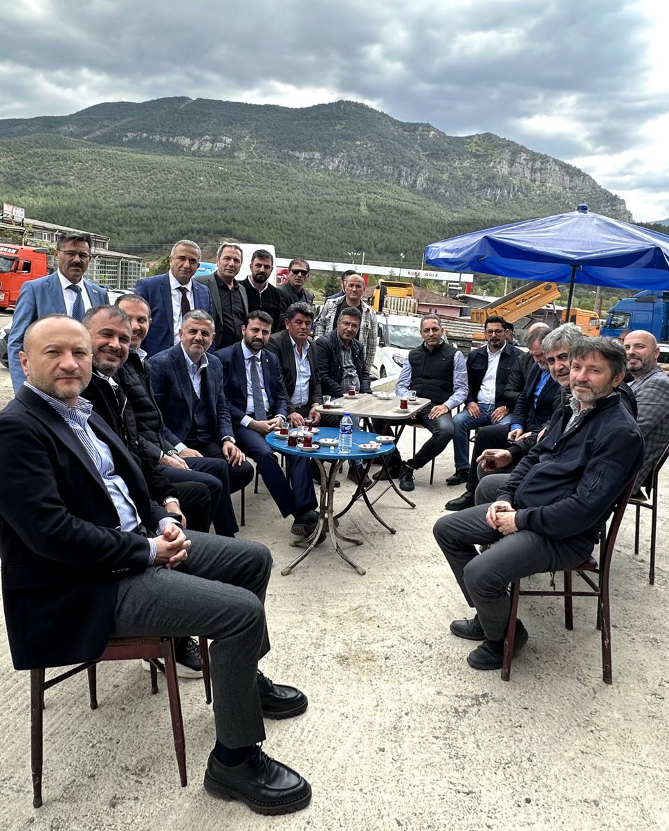 ikaraosmanoglu's tweet photo. Ak Parti Karabük Mv adayı @Cem__Sahin ile birlikte Karabük Cumayanı Sanayi Sitesi esnafını ziyaret ederek destek istedik. @maharslan @BekirEren63 @mrtavcilar 
@onlyforrtwit 
@ayd_ars  @mehmethamdius https://t.co/hdel4Axesh