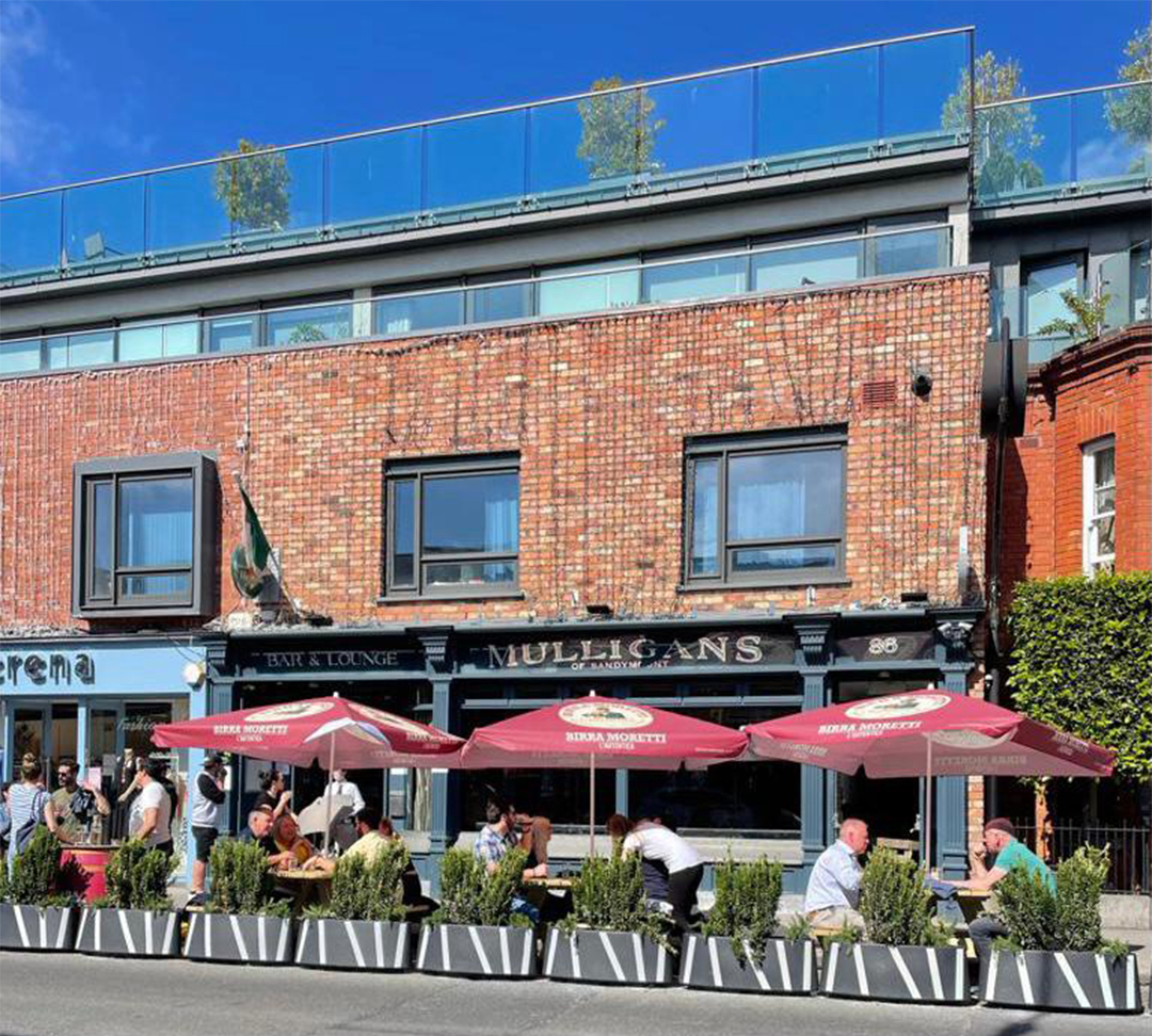 MulligansD4's tweet photo. Happy May! π
Here's to more pints al fresco βοΈπ»
.
.
#MulligansD4 #guinness #sandymount #bestfoodindublin #dineindublin #dublineats #dublinfood #roastdinner #bestroastindublin https://t.co/NgO4xyjaTN