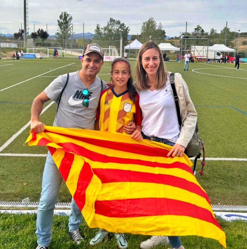 TerrassaFC's tweet photo. 🏆🎉🎉🎉 CAMPIONA D'ESPANYA!

🥰 La jugadora del @TerrassaFC 𝗖𝗔𝗥𝗟𝗔 𝗚𝗔𝗥𝗥𝗜𝗗𝗢 acaba de proclamar-se campiona d’Espanya #sub12F amb la @FCF_CAT!

😱 Amb ple de TRIOMFS de #Catalunya!

💯 ORGULL DE #TERRASSISTA!

♥️ ENHORABONA, CARLA I EQUIPÀS!

🫶 #TerrassaFCExperience https://t.co/lKU0UJ7ULV