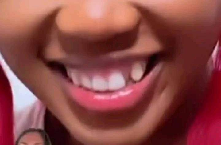 ThabisoDS's tweet photo. Bese ku na laba 👇🏿👇🏿 https://t.co/NhS3JFM6TA